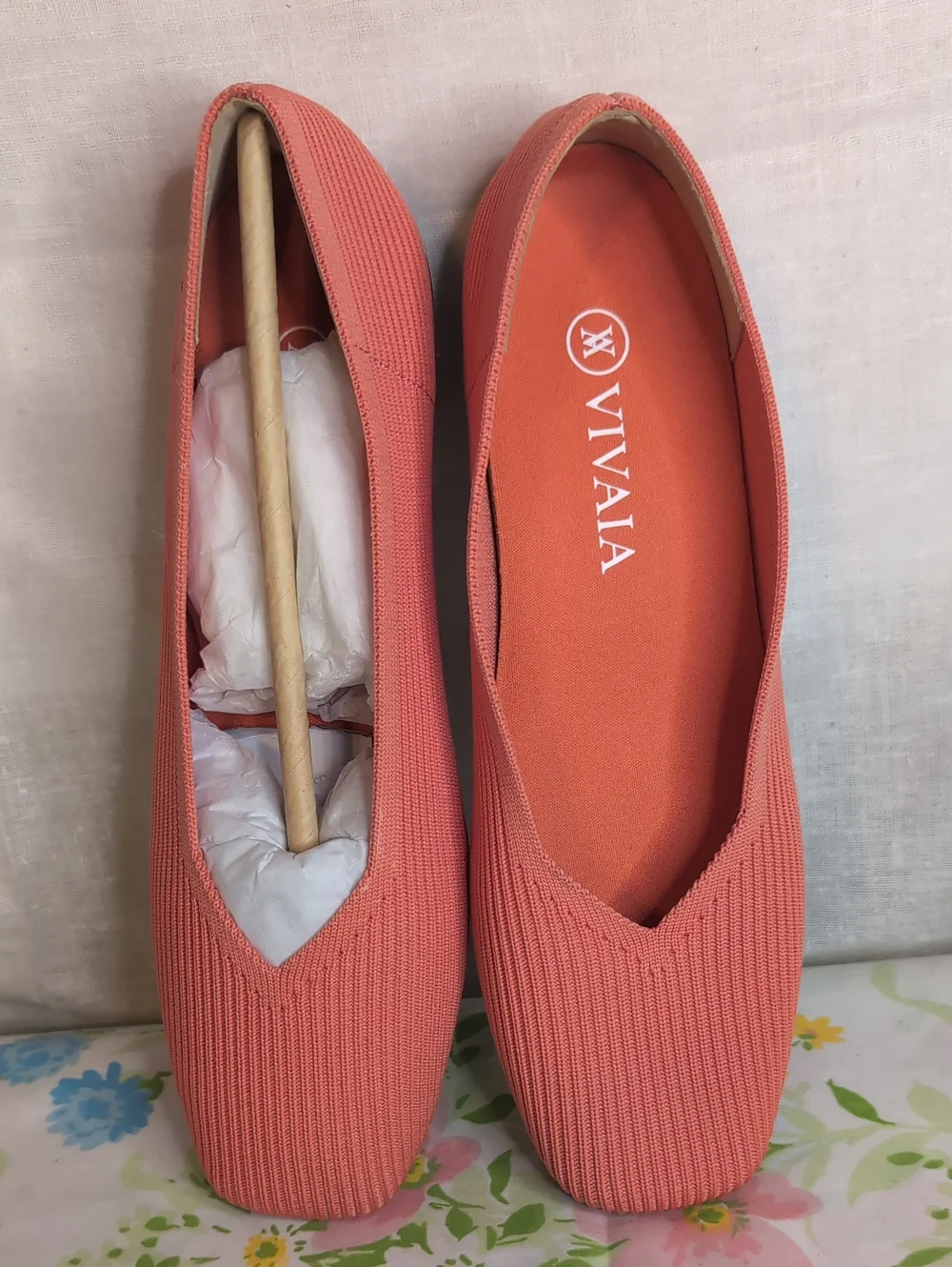 Vivaia Aria Pointed-Toe Ballet Flats 'Salmon' womens 7/7.5 (EU38)